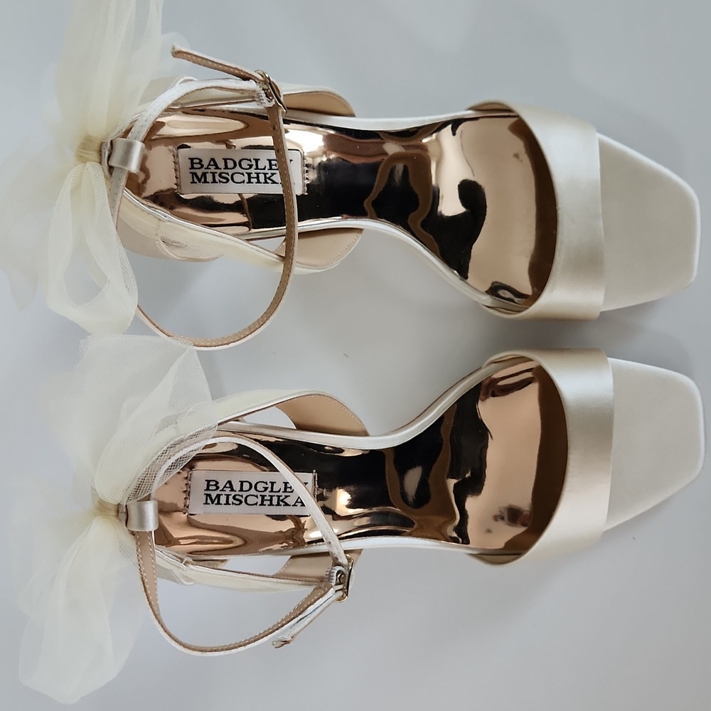 Badgley Mischka Kim Mesh Bow Block Heel $215 - Picture 4 of 15